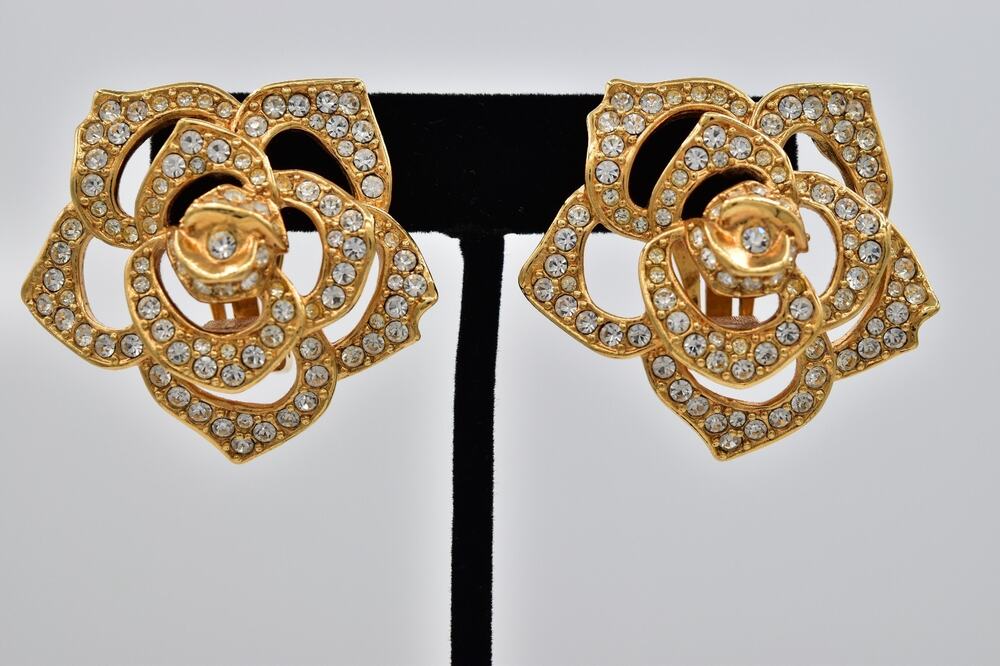 Elizabeth Taylor Avon Vintage Rhinestone Crystal Rose Clip On Earrings 80s BinAZ